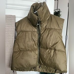 Cropped Green Puffer Vest